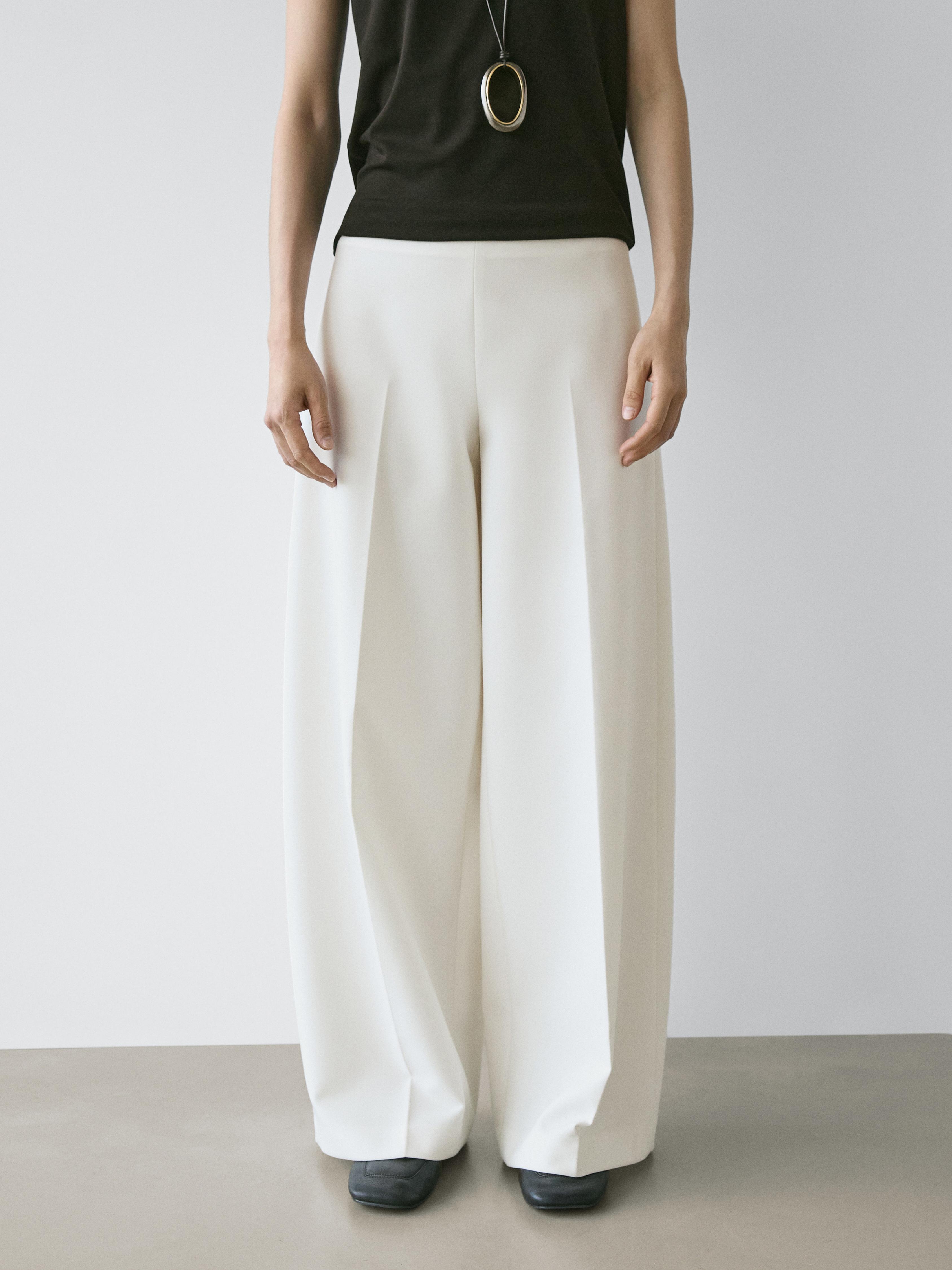 Wide-leg voluminous trousers